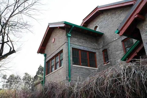 徐泓——燕南园51号（东侧楼上）：吴素萱先生